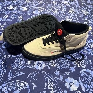 Airwalk Mens Skate Shoe Size 10.5 Hi-Top